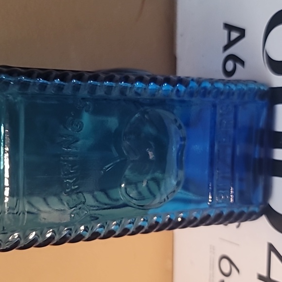 Berring's bitter blue glass bottle excellent new condition - Picture 3 of 4